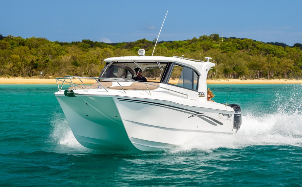 Powercat 3100 Platinum Series Sedan Cruiser